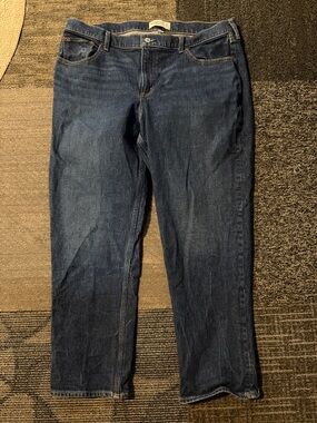 Abercrombie & Fitch Curve Love mid rise the 90’s straight dark wash 16